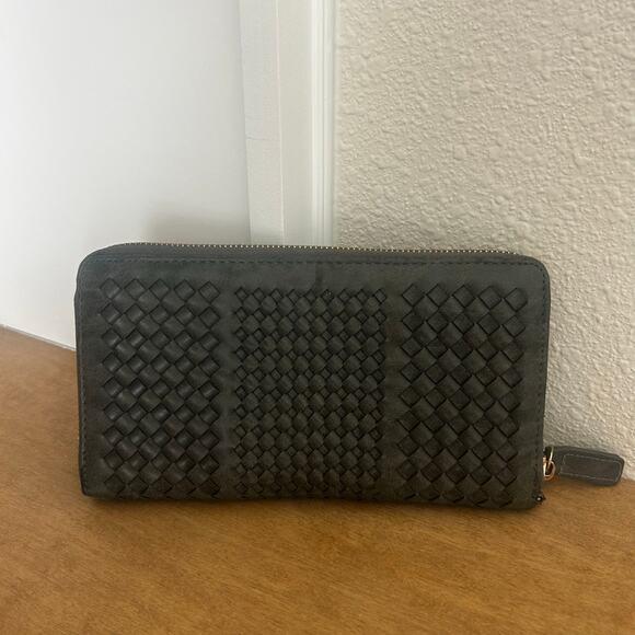 Madison West Grey faux leather woven texture wallet Large zip around some wear - Picture 1 of 11